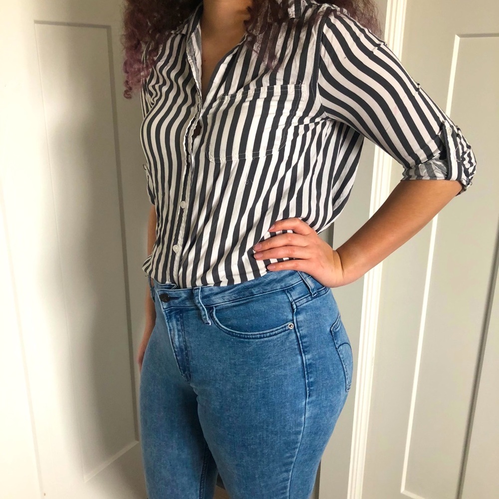 Velvet Heart Grey & White Striped Button Up Shirt